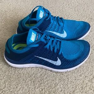 Women’s Nike 4.0 Blue Flyknit. Size 8.5.